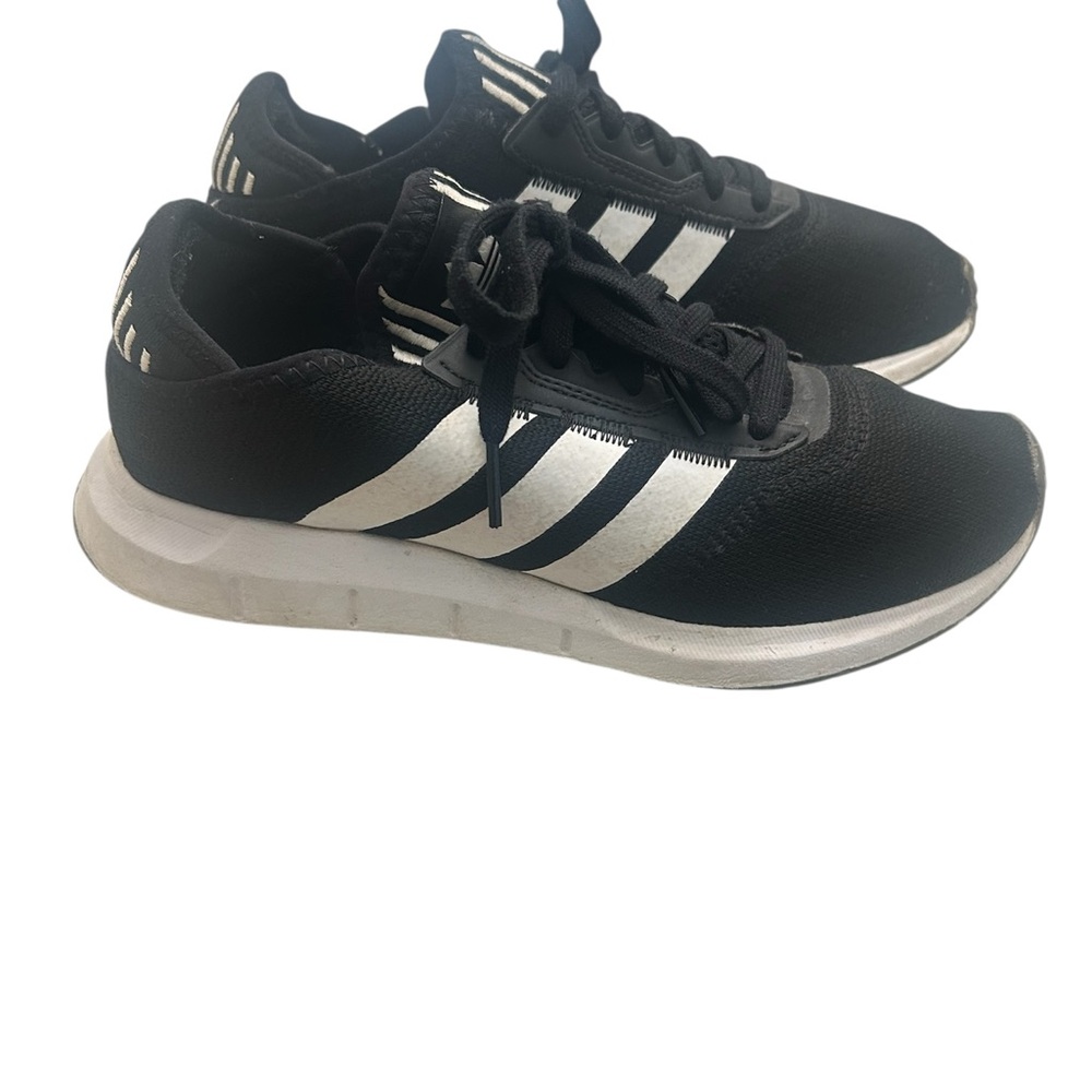Adidas Shoes Womens 8 Swift Run X Athletic Running Sneakers FY2134 Black White